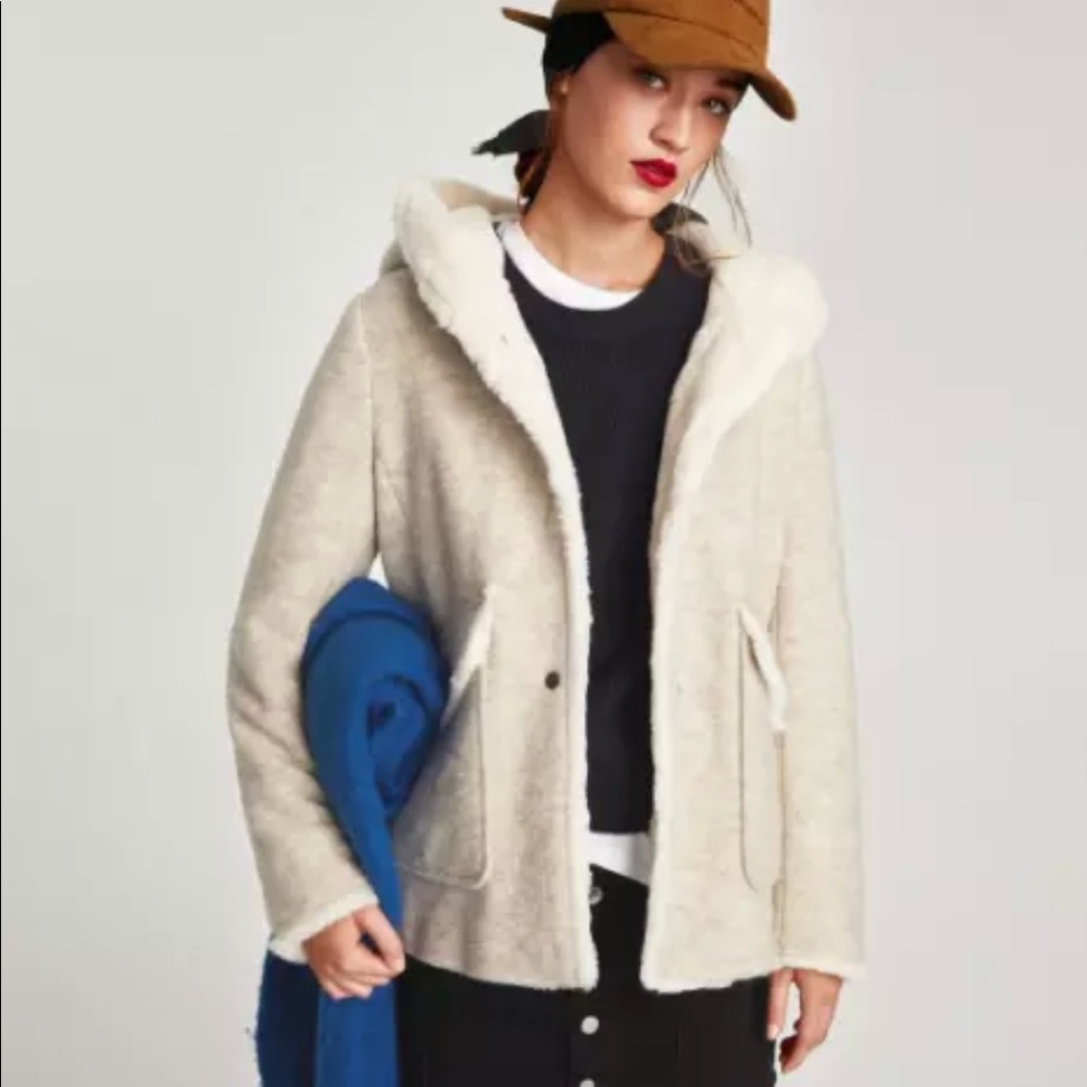 ZARA short contrast coat XS